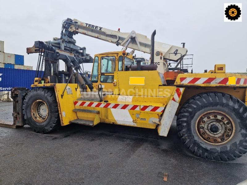 Chariot élévateur gros tonnage Kalmar DCB32 RoRo