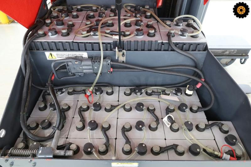 multi directional forklift Combilift C4000ET