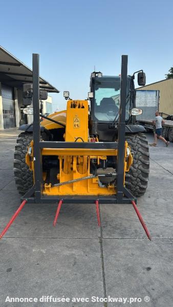 Photo Jcb 542 70 Agri Super Powershift 6 vitesses  image 2/11