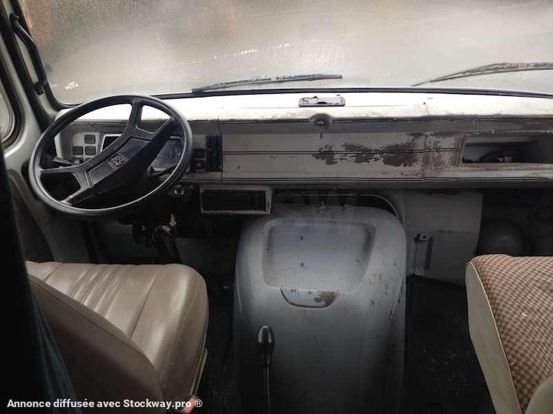 Photo Peugeot J9  image 6/17