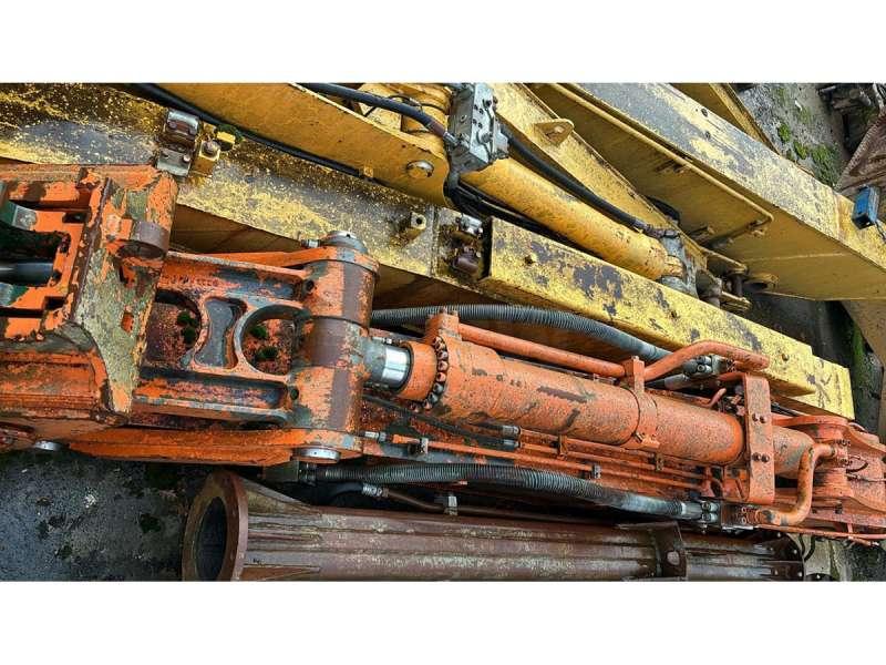 Photo Hitachi CAMELEON ZX330LC  image 13/13