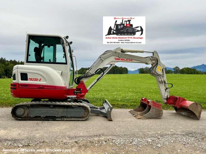 Photo Takeuchi TB235-2  image 1/9