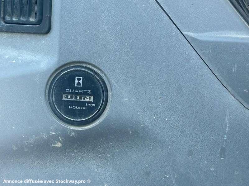 Photo New Holland E145  image 24/29
