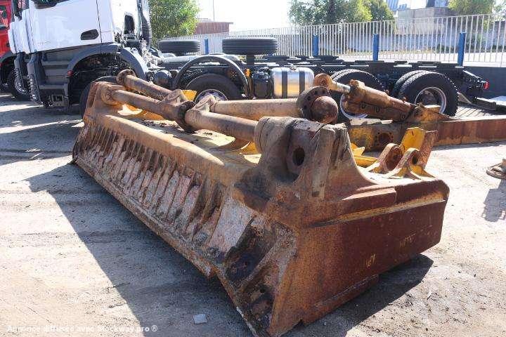 Photo Komatsu Bulldozer D375A-1  image 12/14