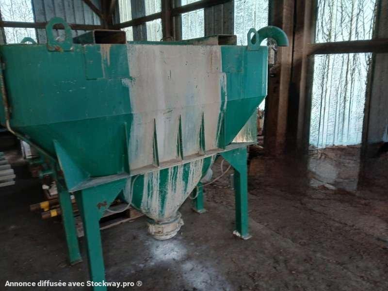 Photo VERSCHUERE RECYCLAGE / MATERIEL DE CARRIERE / BETON CENTRALE TRAITEMENT CHAUX  image 10/11