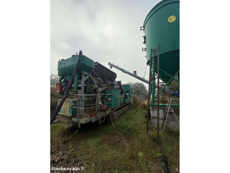 Photo VERSCHUERE RECYCLAGE / MATERIEL DE CARRIERE / BETON CENTRALE TRAITEMENT CHAUX  image 2/11