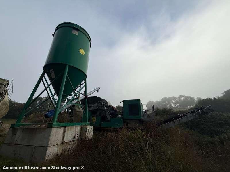 Photo VERSCHUERE RECYCLAGE / MATERIEL DE CARRIERE / BETON CENTRALE TRAITEMENT CHAUX  image 3/11