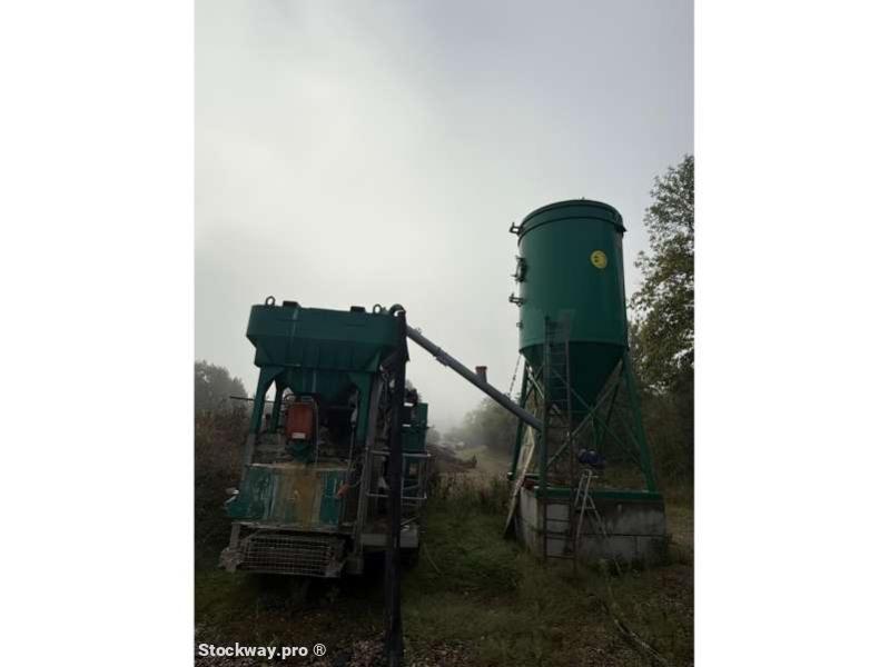 Photo VERSCHUERE RECYCLAGE / MATERIEL DE CARRIERE / BETON CENTRALE TRAITEMENT CHAUX  image 7/11