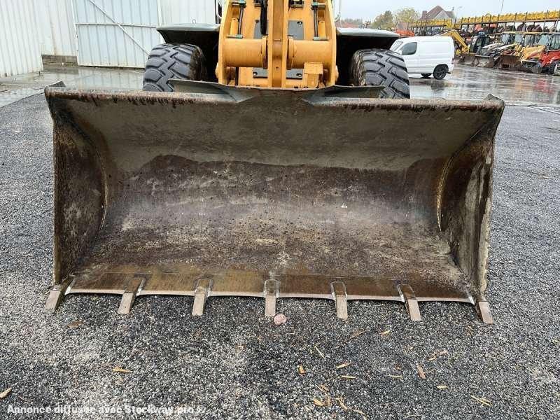 Photo Liebherr Chargeur sur Pneus L514 STEREO  image 10/49