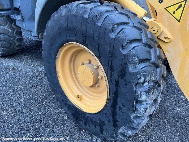 Photo Liebherr Chargeur sur Pneus L514 STEREO  image 21/49