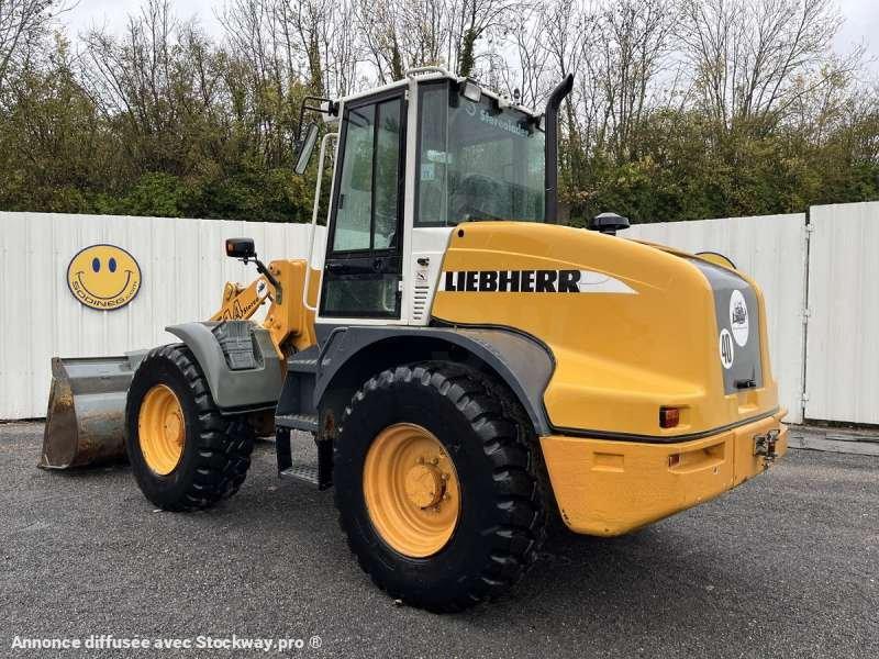 Photo Liebherr Chargeur sur Pneus L514 STEREO  image 4/49