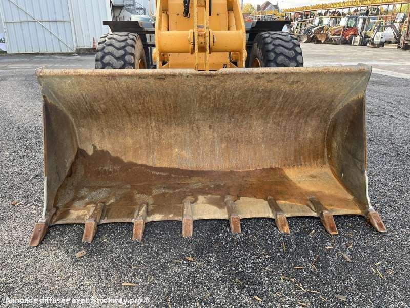 Photo Liebherr Chargeur sur Pneus L514  image 10/46