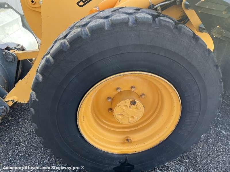 Photo Liebherr Chargeur sur Pneus L514  image 19/46