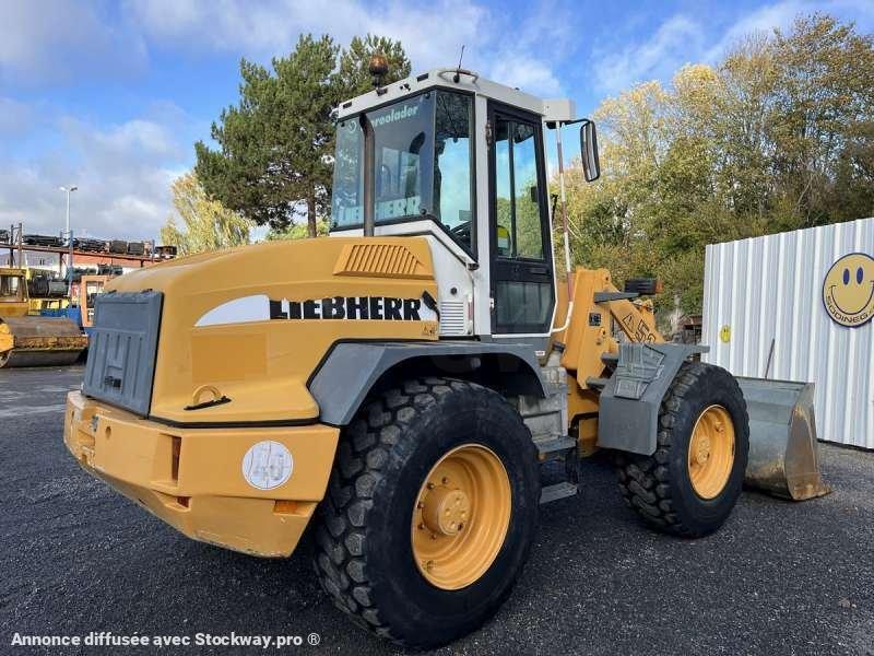 Photo Liebherr Chargeur sur Pneus L514  image 5/46