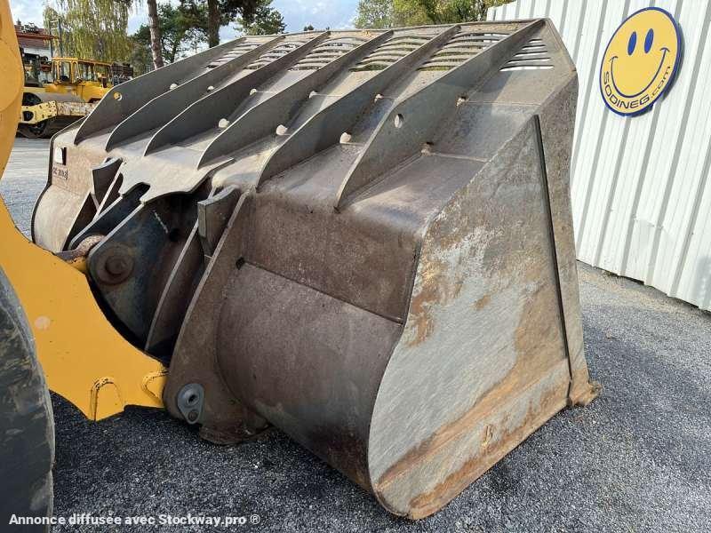 Photo Liebherr Chargeur sur Pneus L576  image 13/51