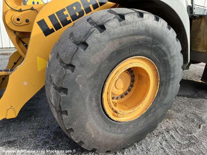 Photo Liebherr Chargeur sur Pneus L576  image 16/51