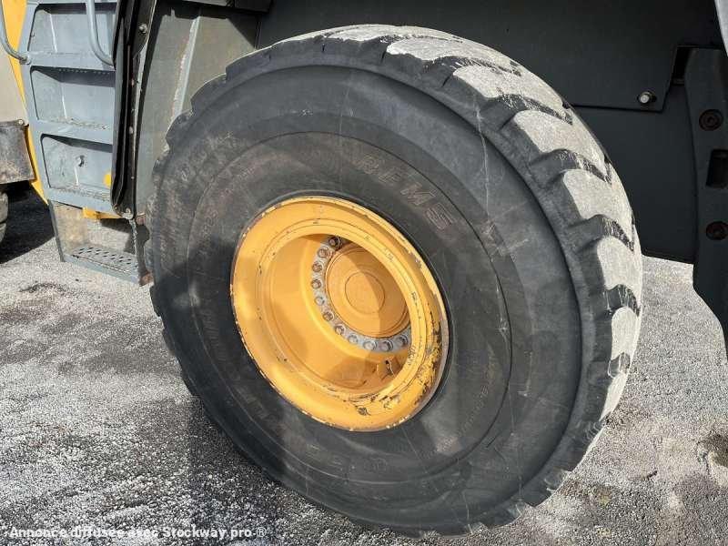 Photo Liebherr Chargeur sur Pneus L576  image 17/51