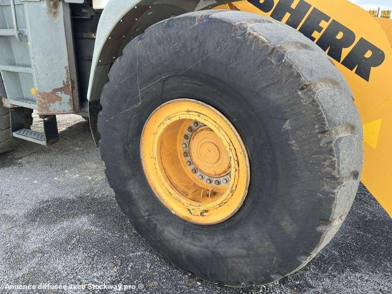 Photo Liebherr Chargeur sur Pneus L576  image 19/51