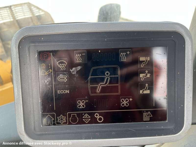 Photo Liebherr Chargeur sur Pneus L576  image 36/51