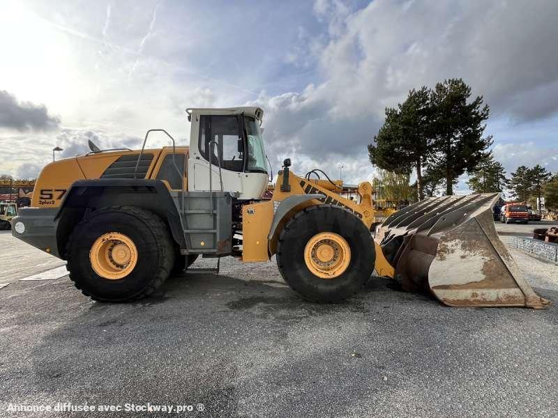 Photo Liebherr Chargeur sur Pneus L576  image 6/51