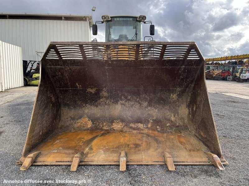 Photo Liebherr Chargeur sur Pneus L576  image 8/51