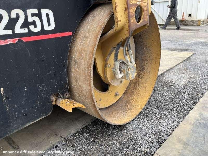 Photo Caterpillar Compacteur Mixte / Bille et pneus CB225D  image 16/41