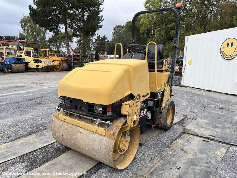 Photo Caterpillar Compacteur Mixte / Bille et pneus CB225D  image 2/41