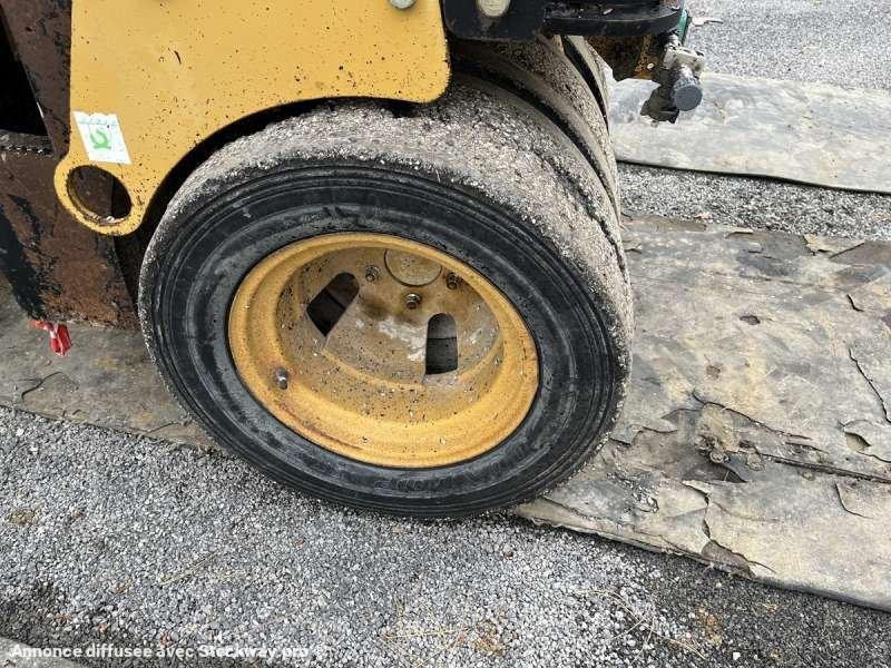 Photo Caterpillar Compacteur Mixte / Bille et pneus CB225D  image 20/41