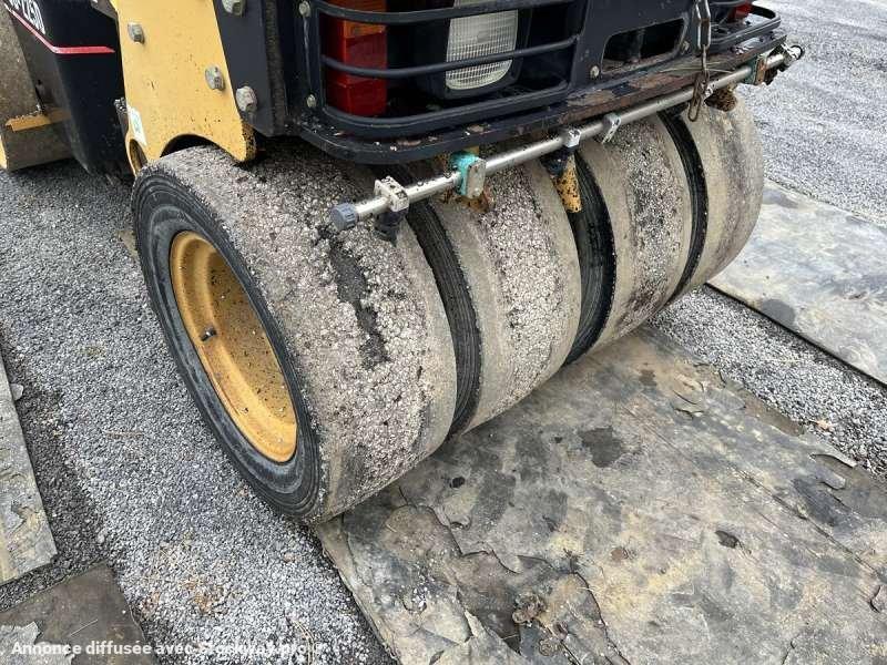 Photo Caterpillar Compacteur Mixte / Bille et pneus CB225D  image 21/41