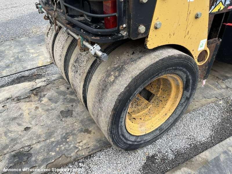 Photo Caterpillar Compacteur Mixte / Bille et pneus CB225D  image 23/41