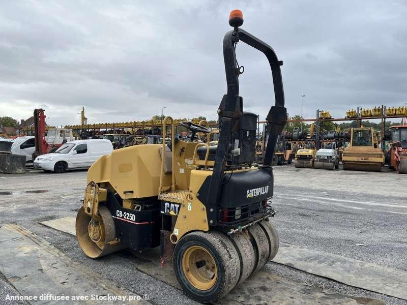 Photo Caterpillar Compacteur Mixte / Bille et pneus CB225D  image 5/41
