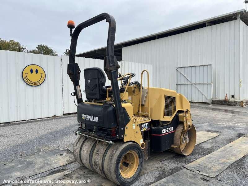 Photo Caterpillar Compacteur Mixte / Bille et pneus CB225D  image 6/41