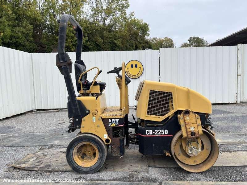 Photo Caterpillar Compacteur Mixte / Bille et pneus CB225D  image 7/41
