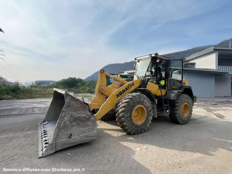 Komatsu WA320-7 