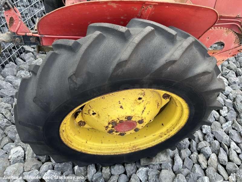 Photo MASSEY-HARRIS Tracteur de collection PONY 812  image 12/27