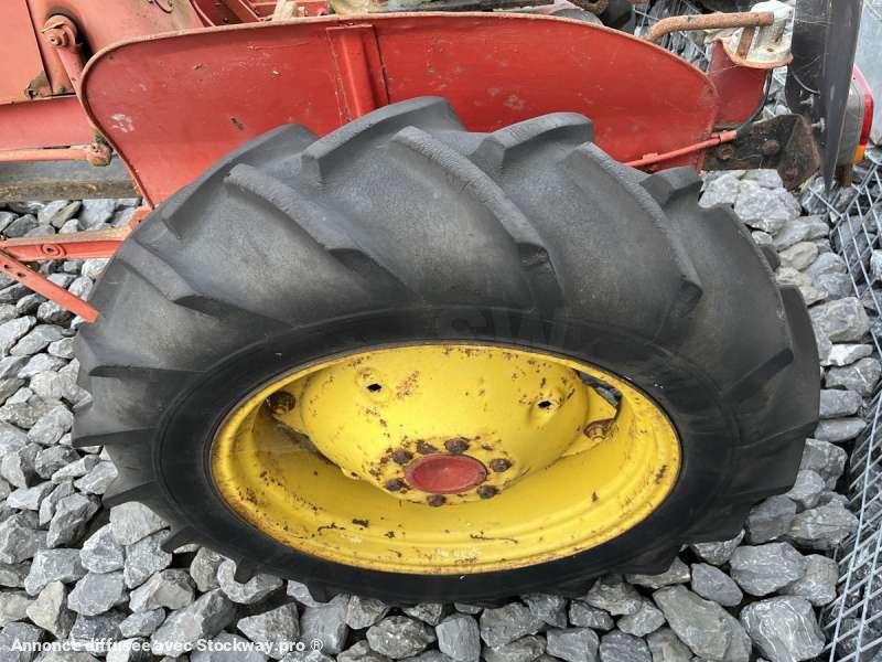 Photo MASSEY-HARRIS Tracteur de collection PONY 812  image 13/27