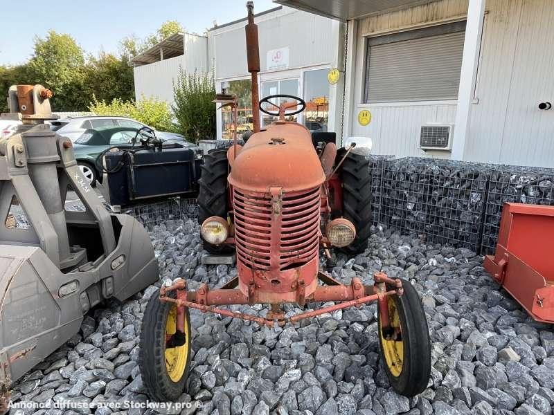 Photo MASSEY-HARRIS Tracteur de collection PONY 812  image 4/27