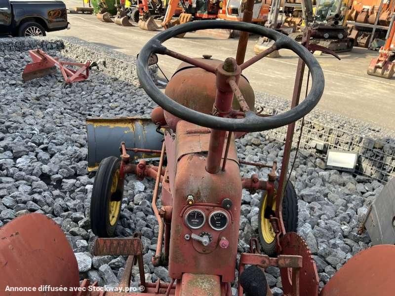Photo MASSEY-HARRIS Tracteur de collection PONY 812  image 8/27