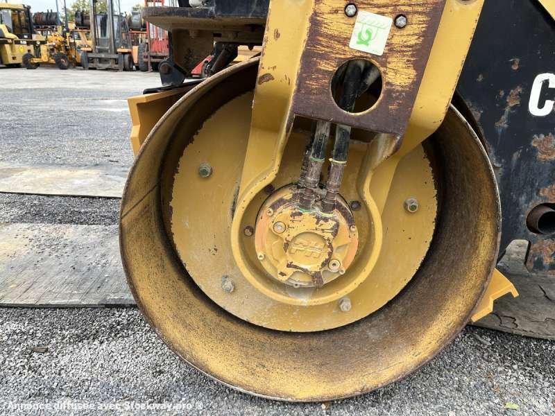 Photo Caterpillar Compacteur Tandem / Double Billes CB-224E  image 12/44