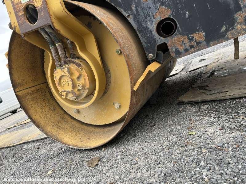 Photo Caterpillar Compacteur Tandem / Double Billes CB-224E  image 13/44