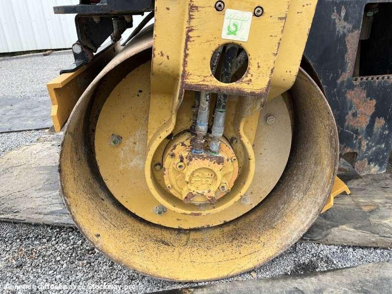 Photo Caterpillar Compacteur Tandem / Double Billes CB-224E  image 19/44