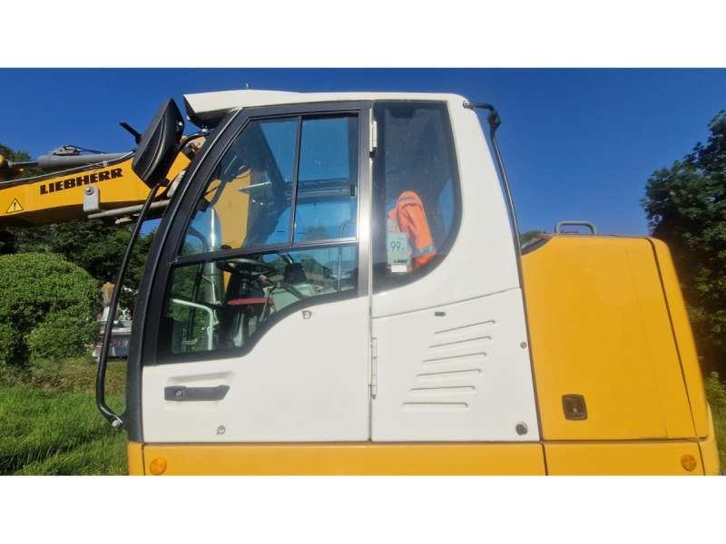 Photo Liebherr A912 COMPACT  image 11/50