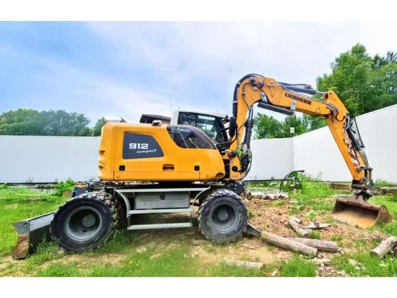 Photo Liebherr A912 COMPACT  image 2/50