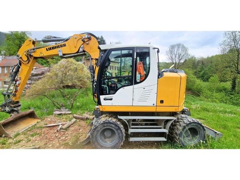 Photo Liebherr A912 COMPACT  image 3/50
