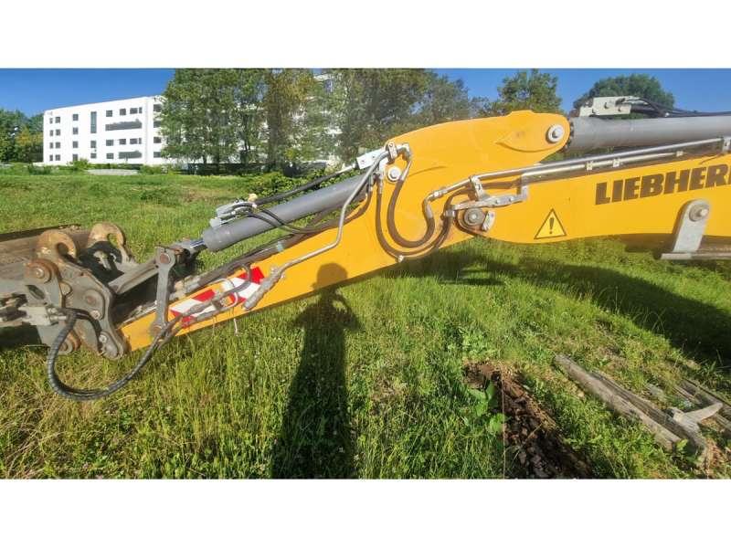 Photo Liebherr A912 COMPACT  image 7/50