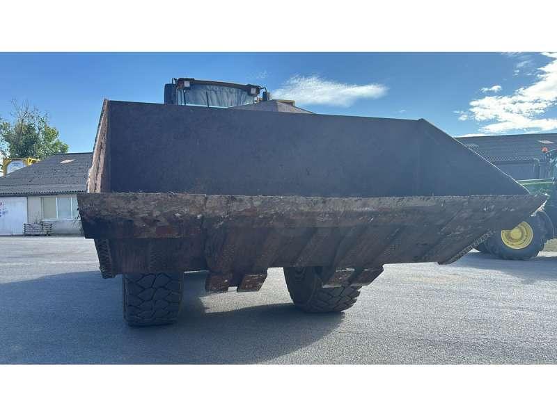 Photo Volvo Chargeur sur Pneus L180E  image 13/17