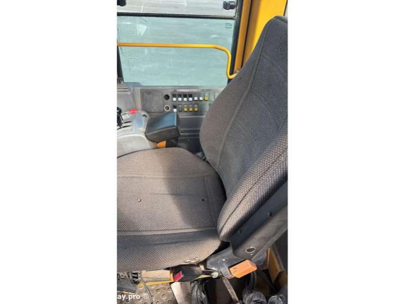 Photo Volvo Chargeur sur Pneus L180E  image 15/17