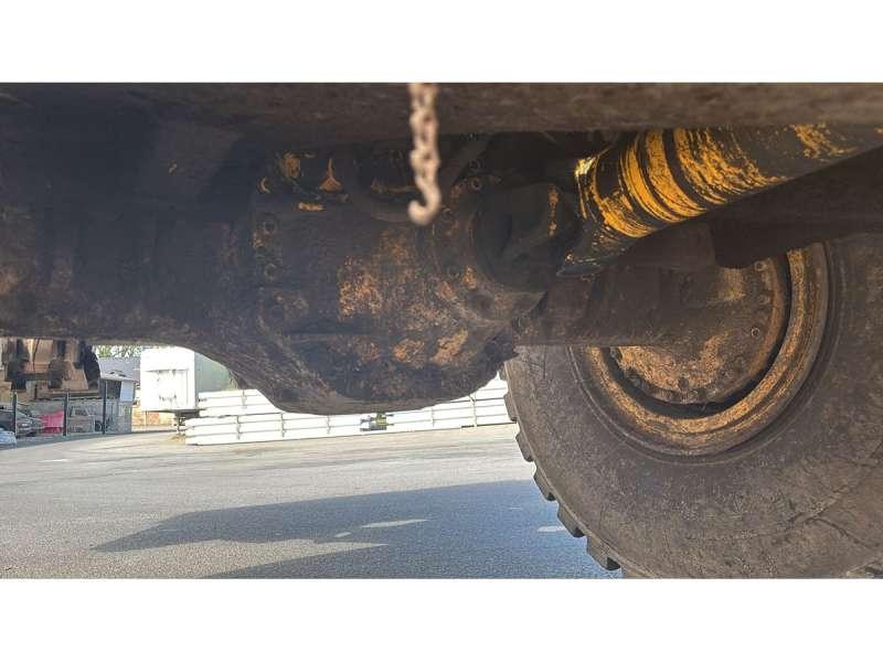 Photo Volvo Chargeur sur Pneus L180E  image 16/17
