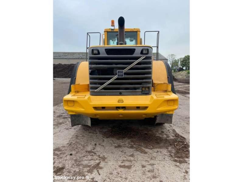 Photo Volvo Chargeur sur Pneus L180E  image 4/17