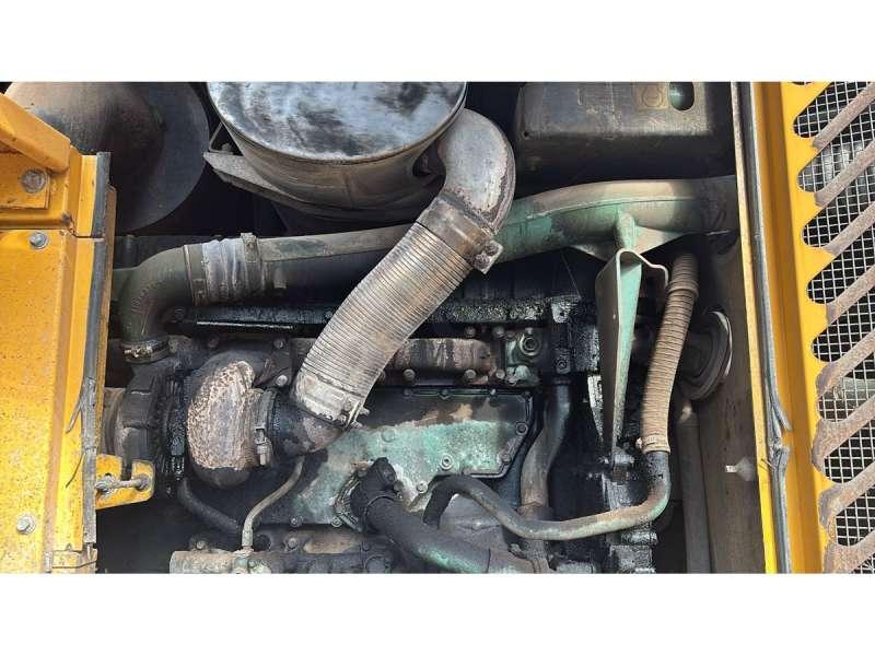 Photo Volvo Chargeur sur Pneus L180E  image 7/17